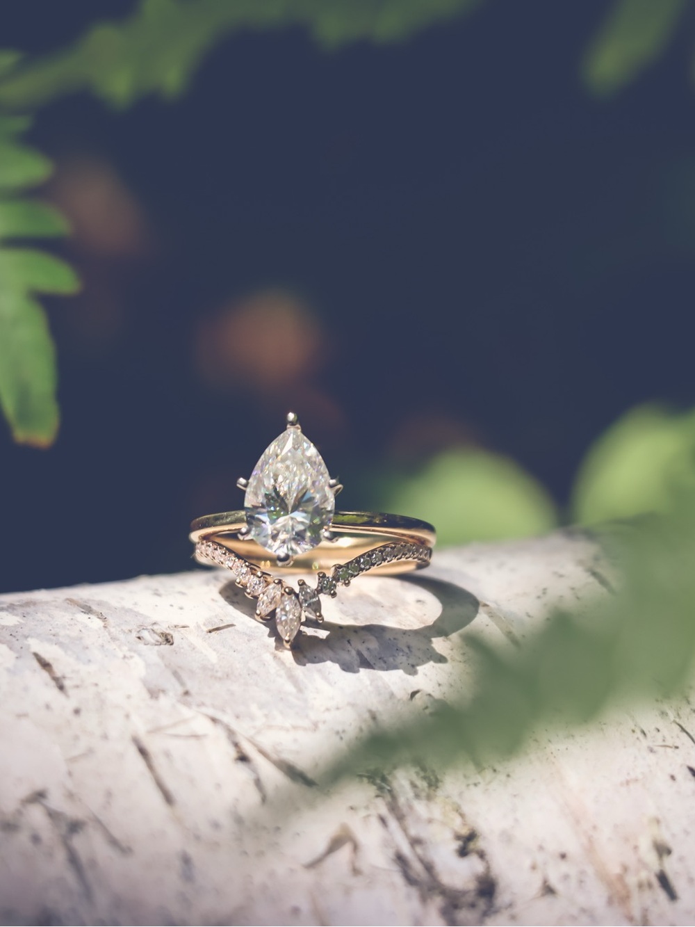 Gold Teardrop Moissanite Engagement Ring Set - Elegant Women’s Jewelry